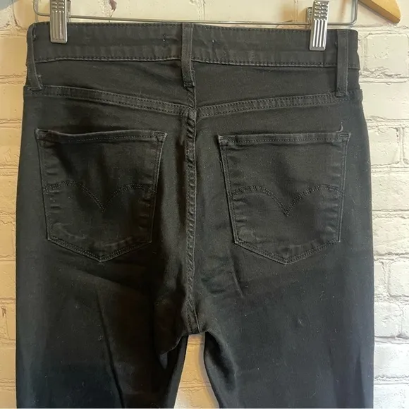 725 Levi’s Highrise Bootcut 29Black Denim Jeans
