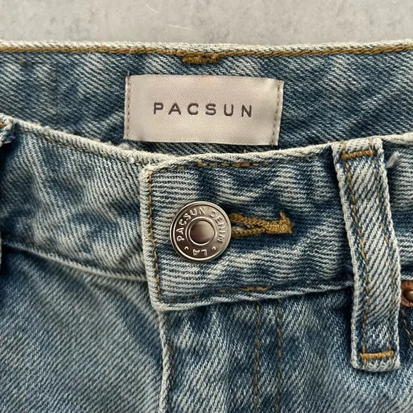 PacSun Light Indigo Ripped '90s Boyfriend High Rise Relaxed Leg Jeans, 25 NWT