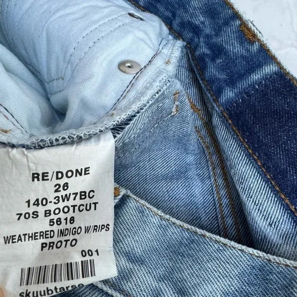 RE/DONE Originals 70s Bootcut Leg Jean in Weathered Indigo With Rip KneeSz 26